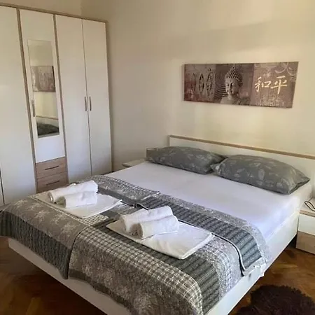 Alex Apartment *
